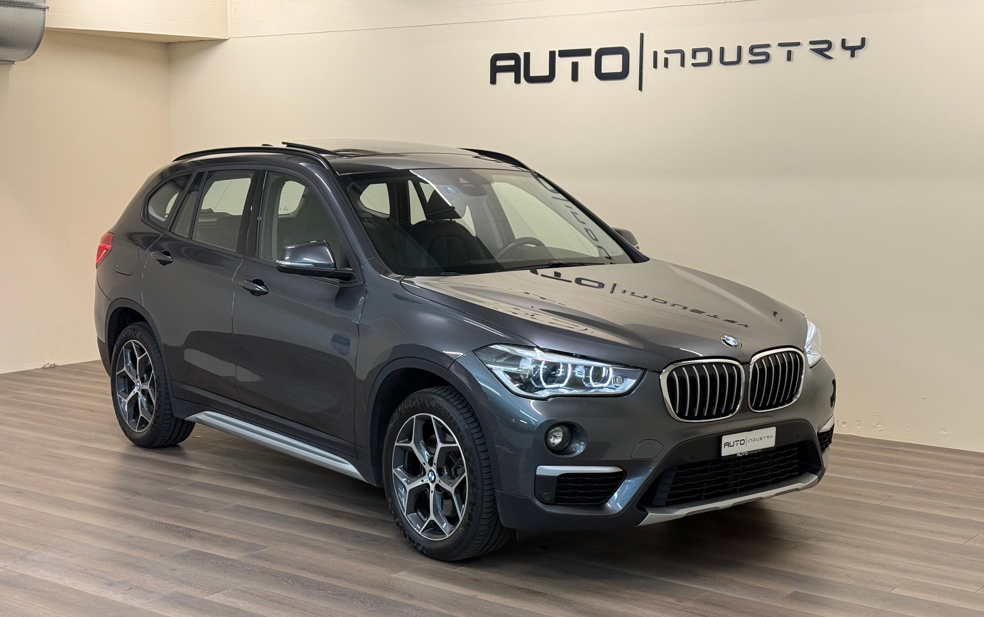 BMW X1 xDrive 25i xLine Steptronic-image-4