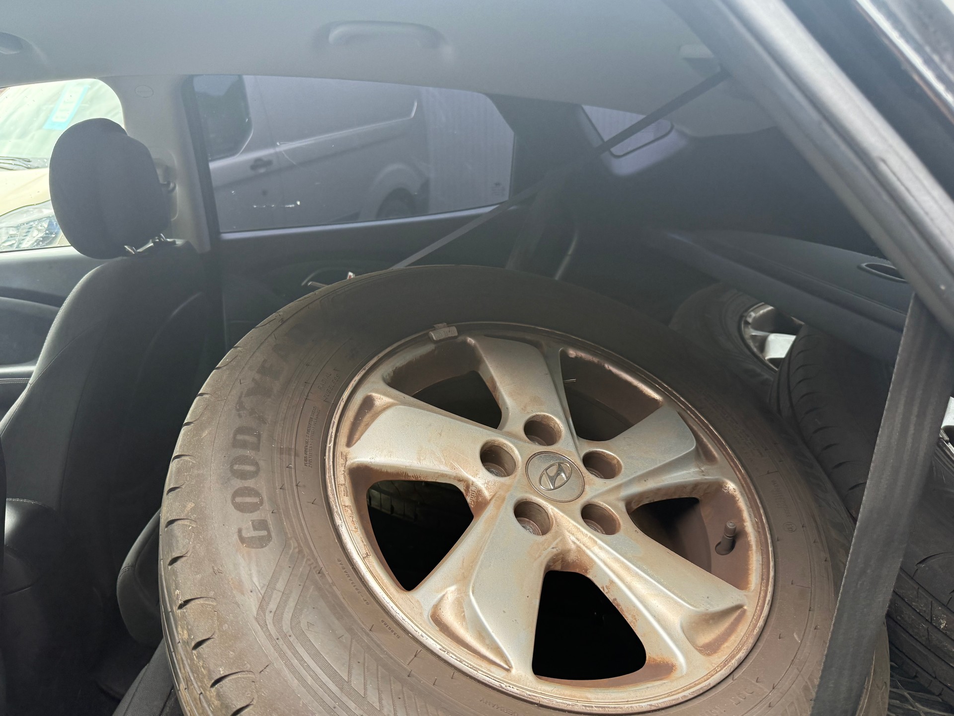 HYUNDAI iX 35 1.6 GDI Comfort 2WD-image-4