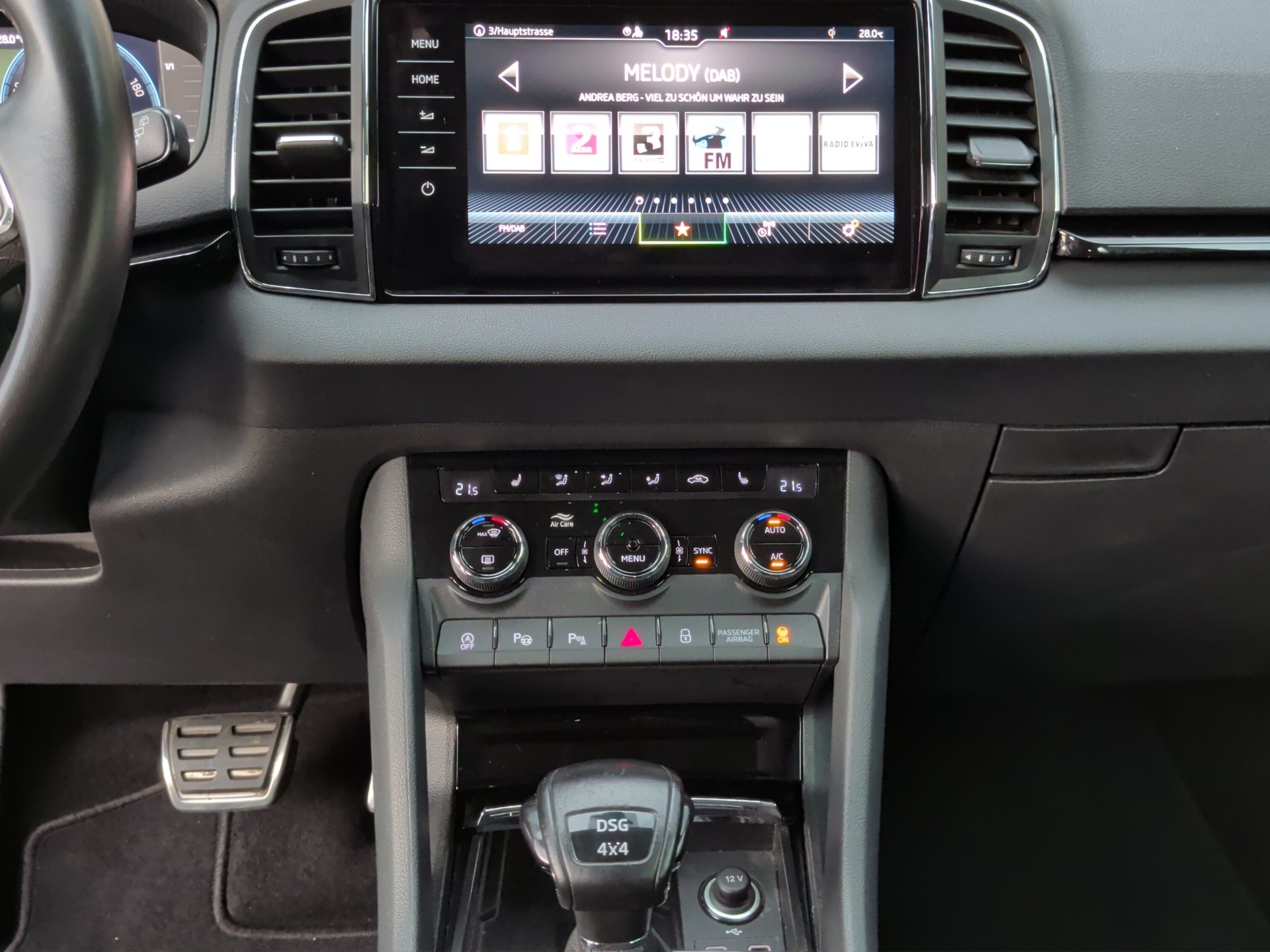 SKODA Karoq 2.0 TDI CR Style 4x4 DSG-image-10