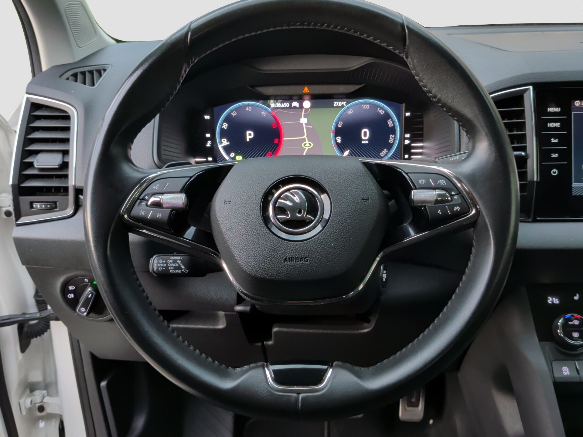 SKODA Karoq 2.0 TDI CR Style 4x4 DSG-image-9