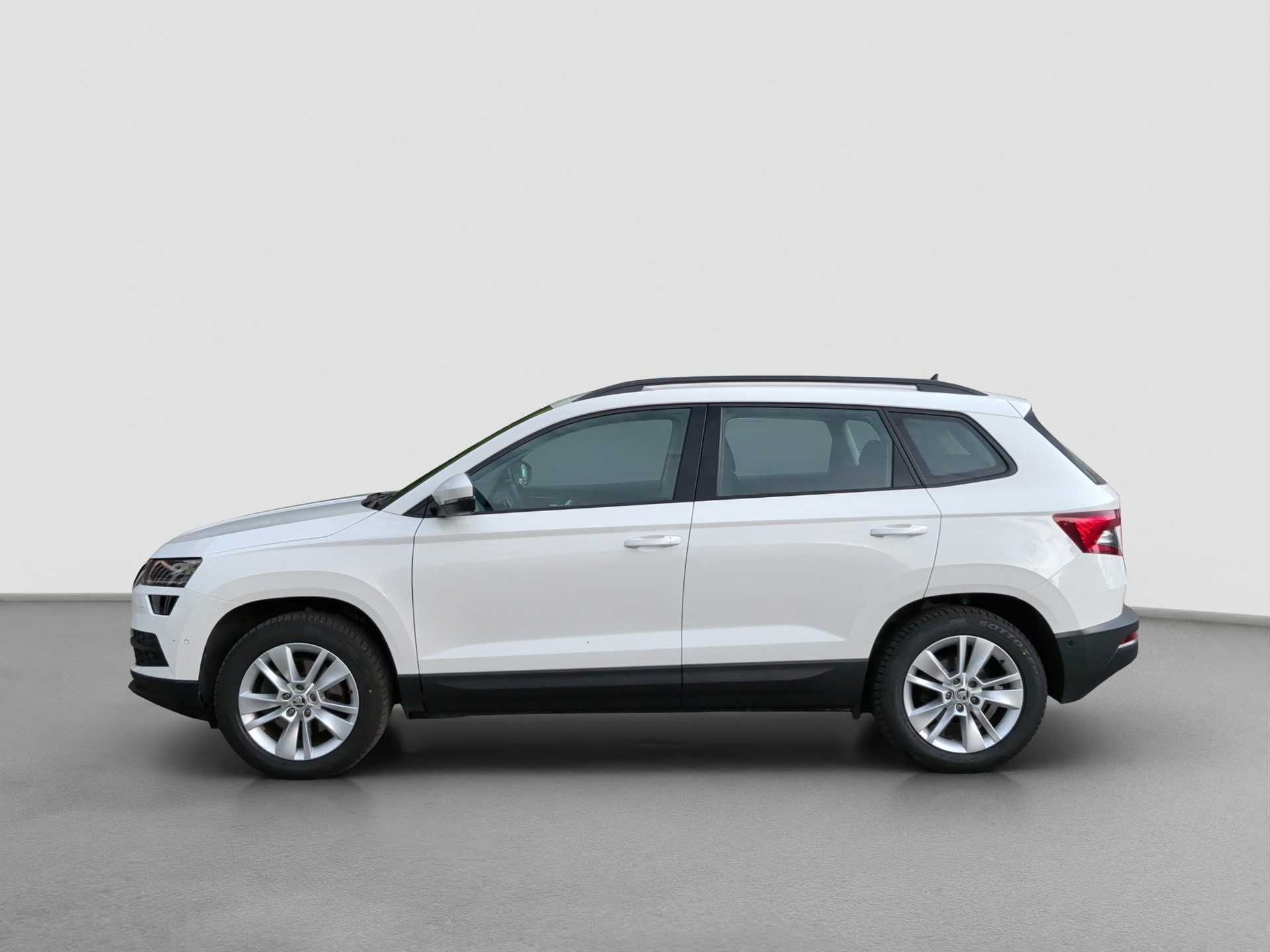 SKODA Karoq 2.0 TDI CR Style 4x4 DSG-image-1