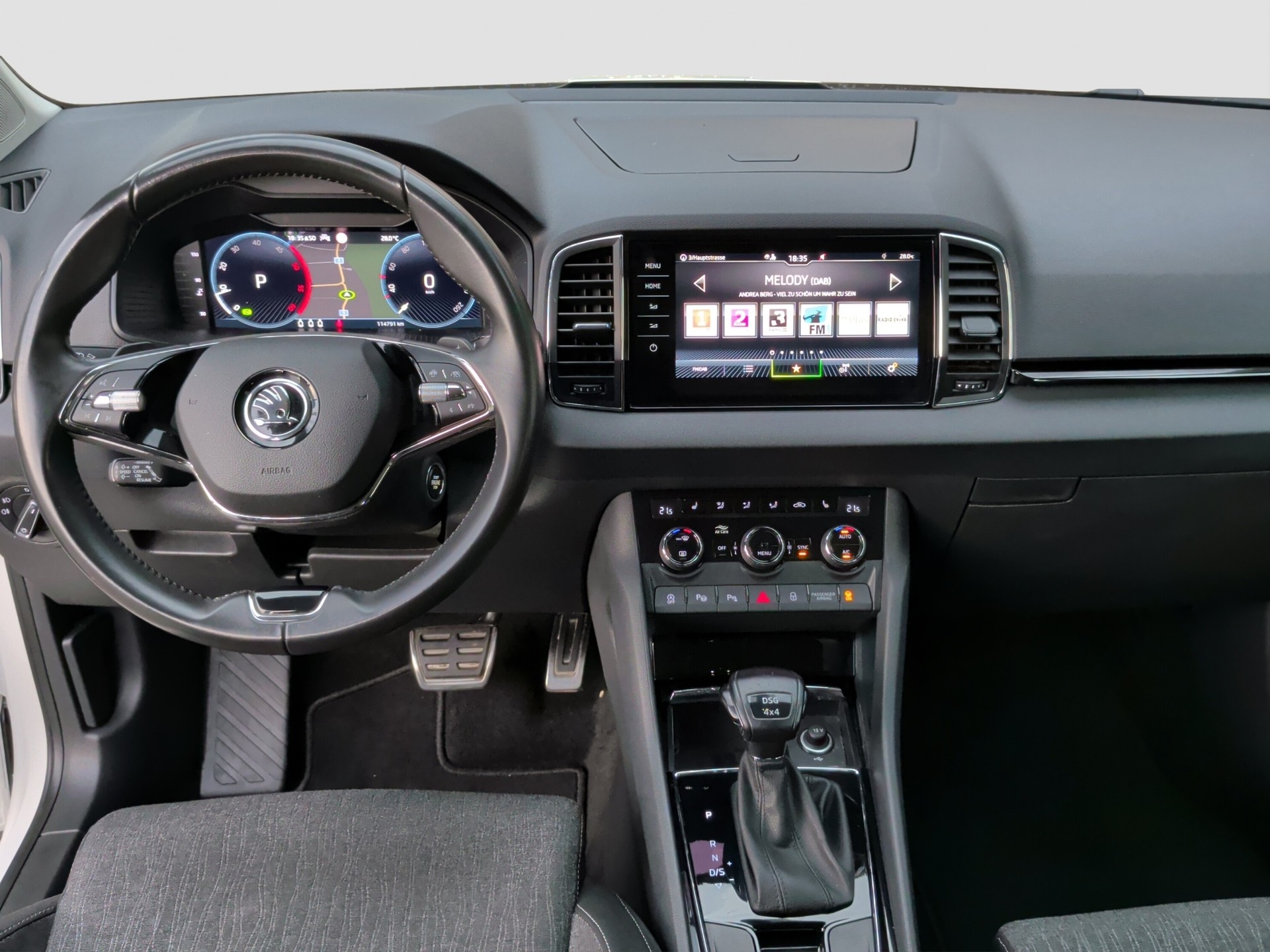 SKODA Karoq 2.0 TDI CR Style 4x4 DSG-image-8