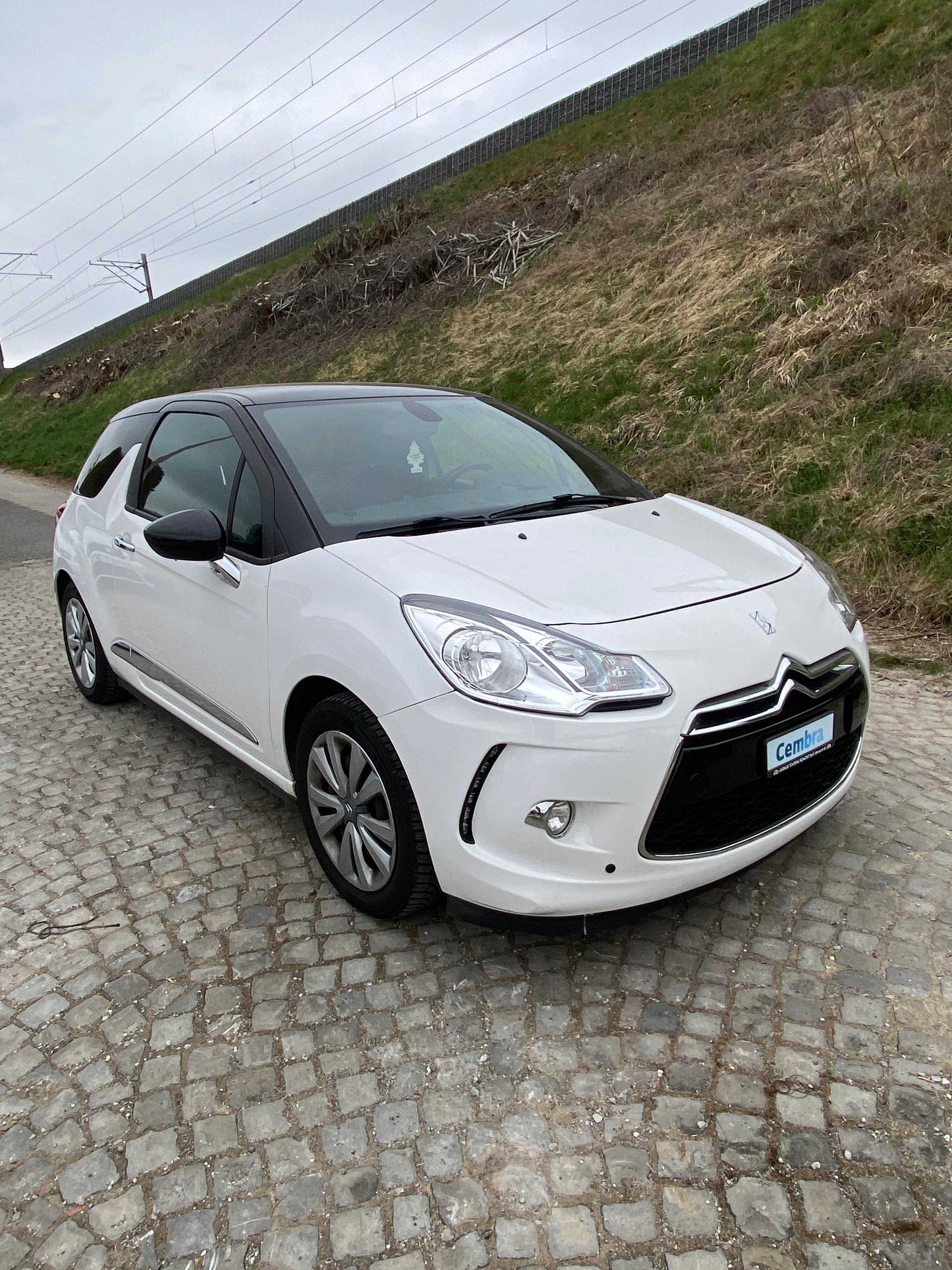 DS AUTOMOBILES DS3 1.4 VTi Chic EGS5-showroom-element-1