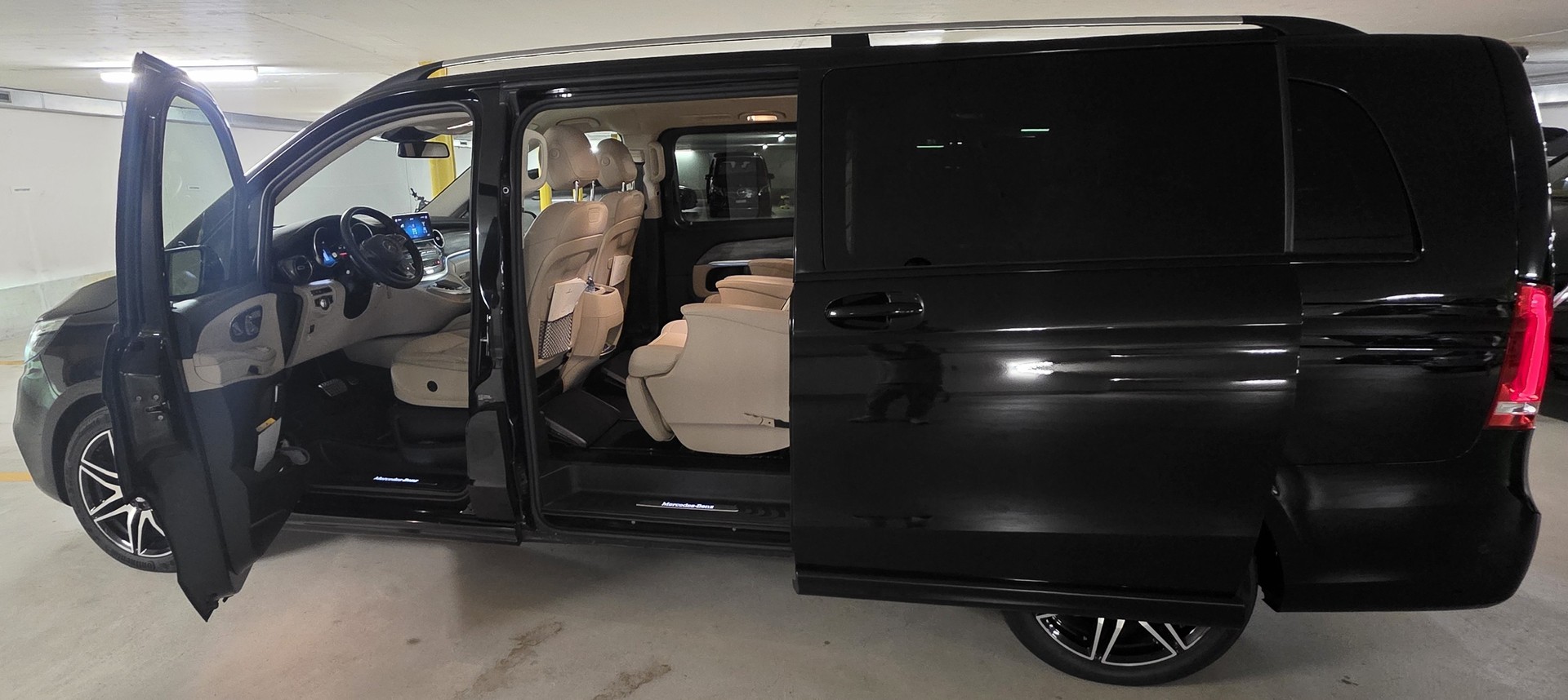 MERCEDES-BENZ V 300 d Swiss Ed. Extra Lang 4x4 VIP Sitze-image-0