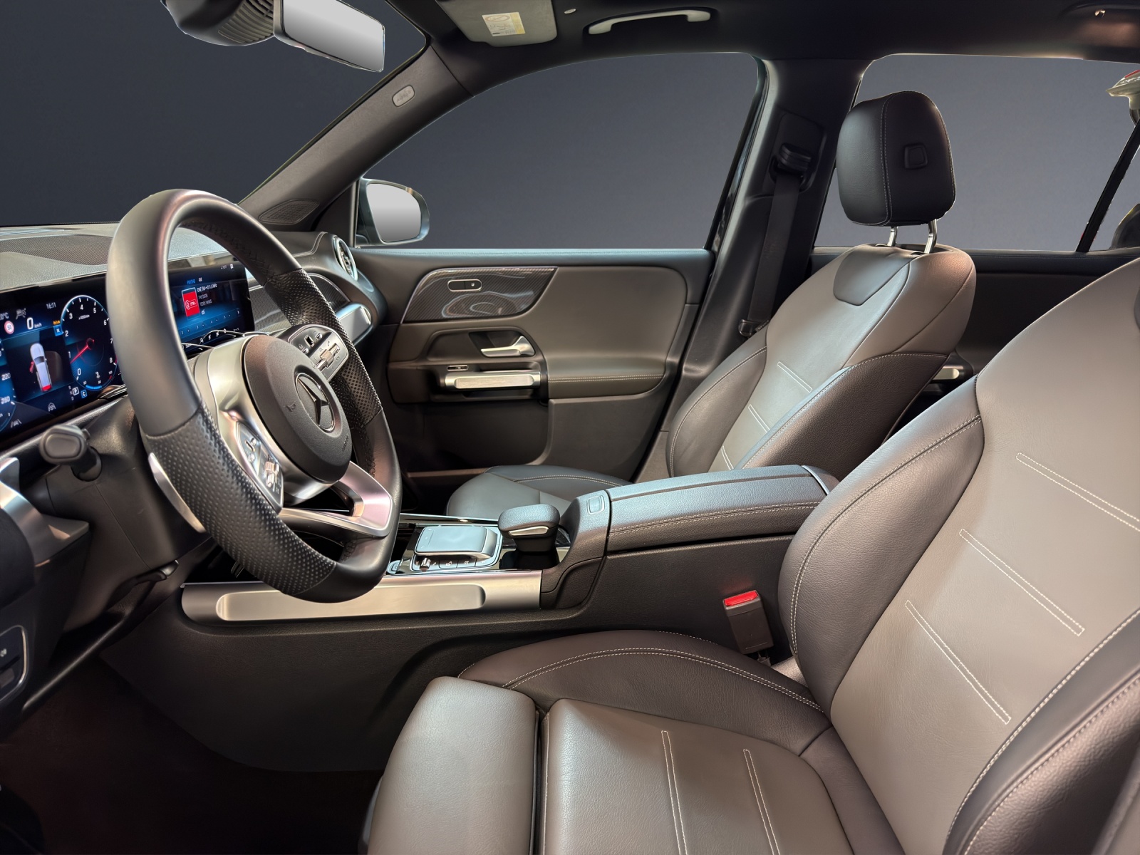 MERCEDES-BENZ GLB 250 AMG Line 4 MATIC-image-6