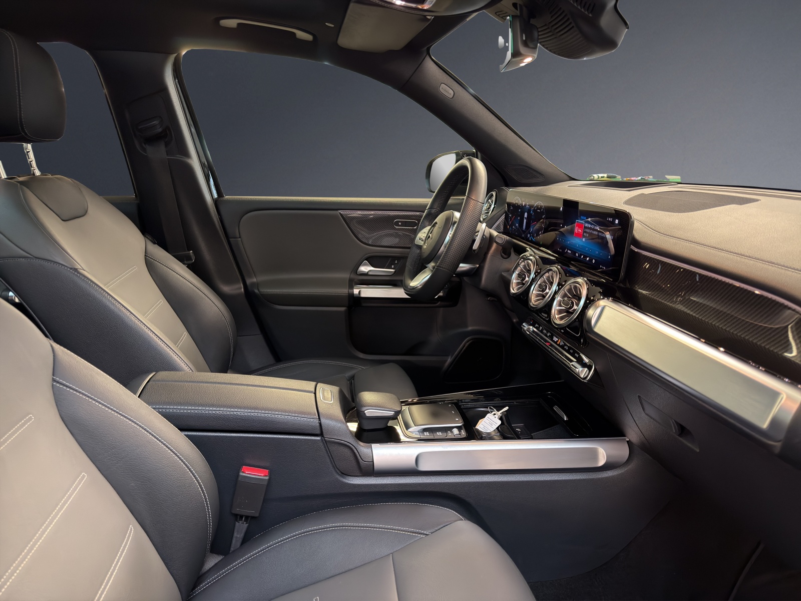 MERCEDES-BENZ GLB 250 AMG Line 4 MATIC-image-9