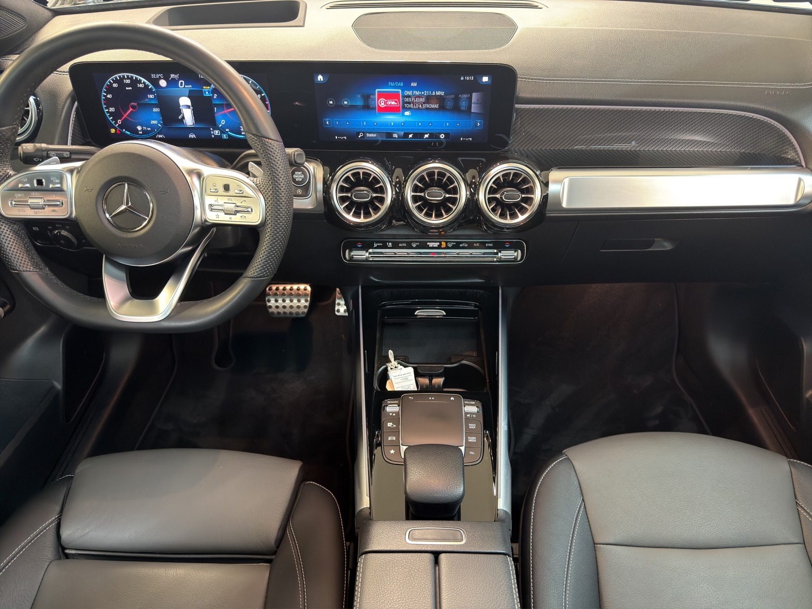 MERCEDES-BENZ GLB 250 AMG Line 4 MATIC-image-11