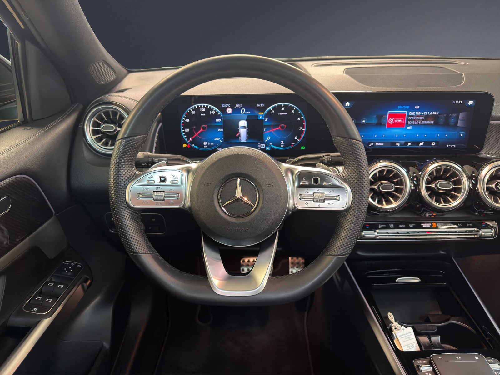 MERCEDES-BENZ GLB 250 AMG Line 4 MATIC-image-13