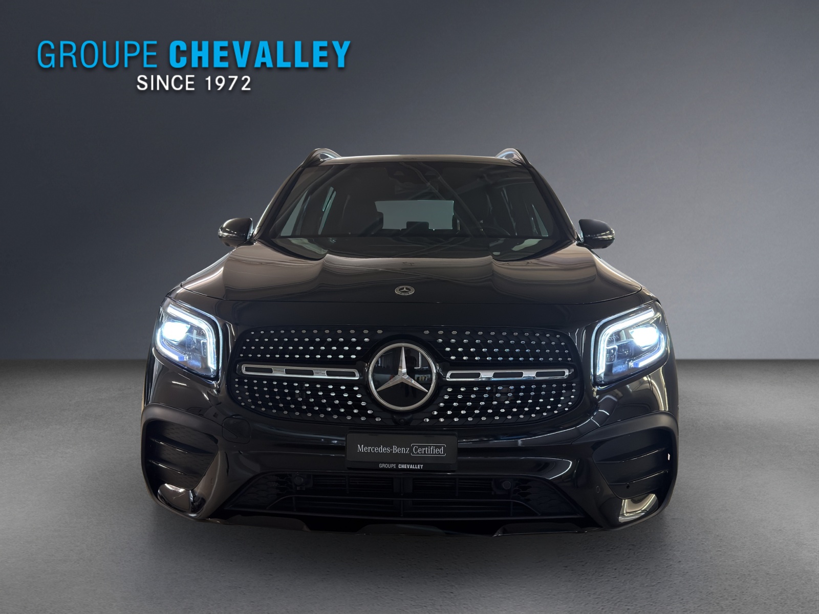 MERCEDES-BENZ GLB 250 AMG Line 4 MATIC-showroom-element-1