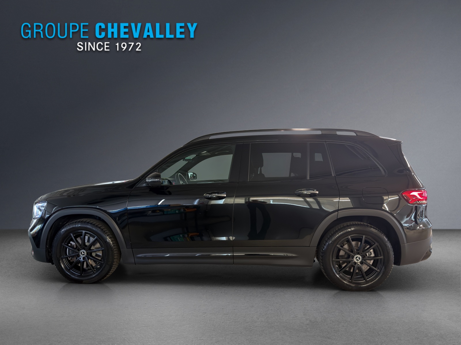 MERCEDES-BENZ GLB 250 AMG Line 4 MATIC-showroom-element-2
