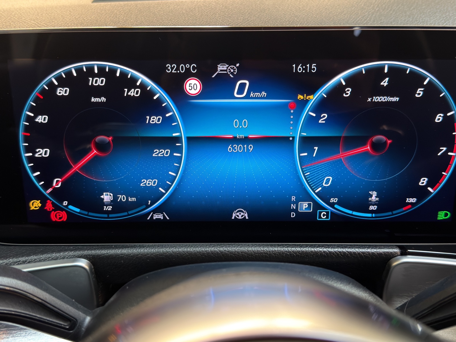 MERCEDES-BENZ GLB 250 AMG Line 4 MATIC-image-12
