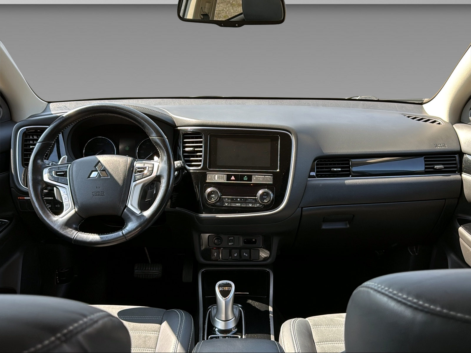 MITSUBISHI Outlander 2.4 PHEV Style-image-14