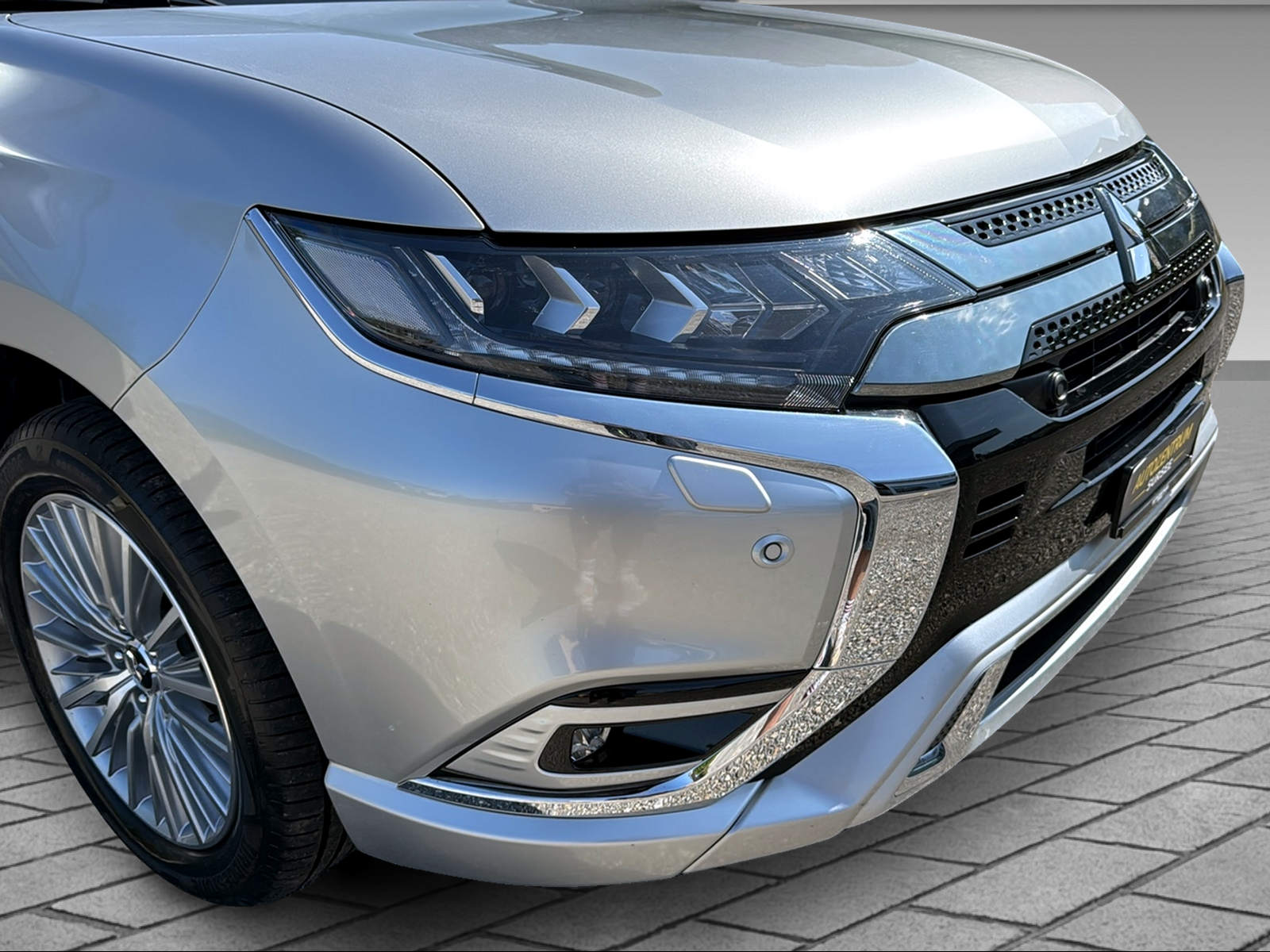 MITSUBISHI Outlander 2.4 PHEV Style-image-11