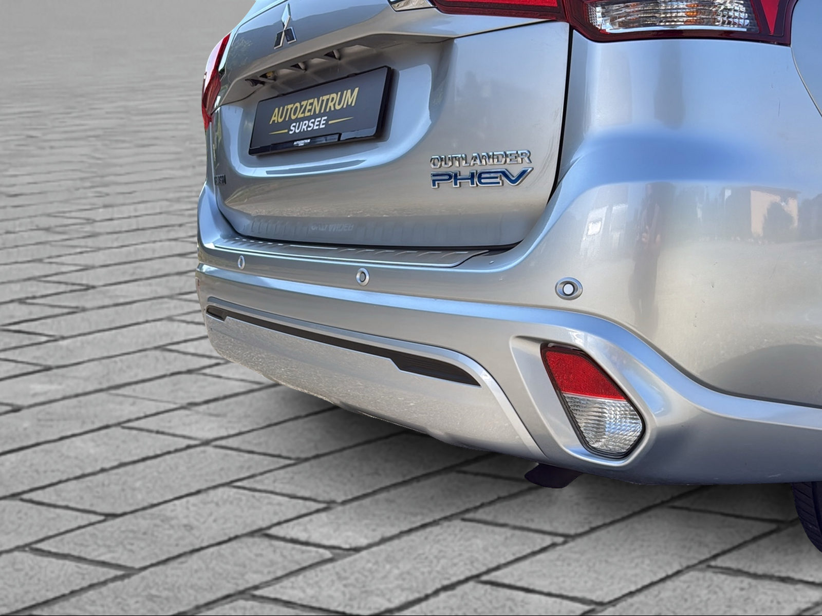 MITSUBISHI Outlander 2.4 PHEV Style-image-7