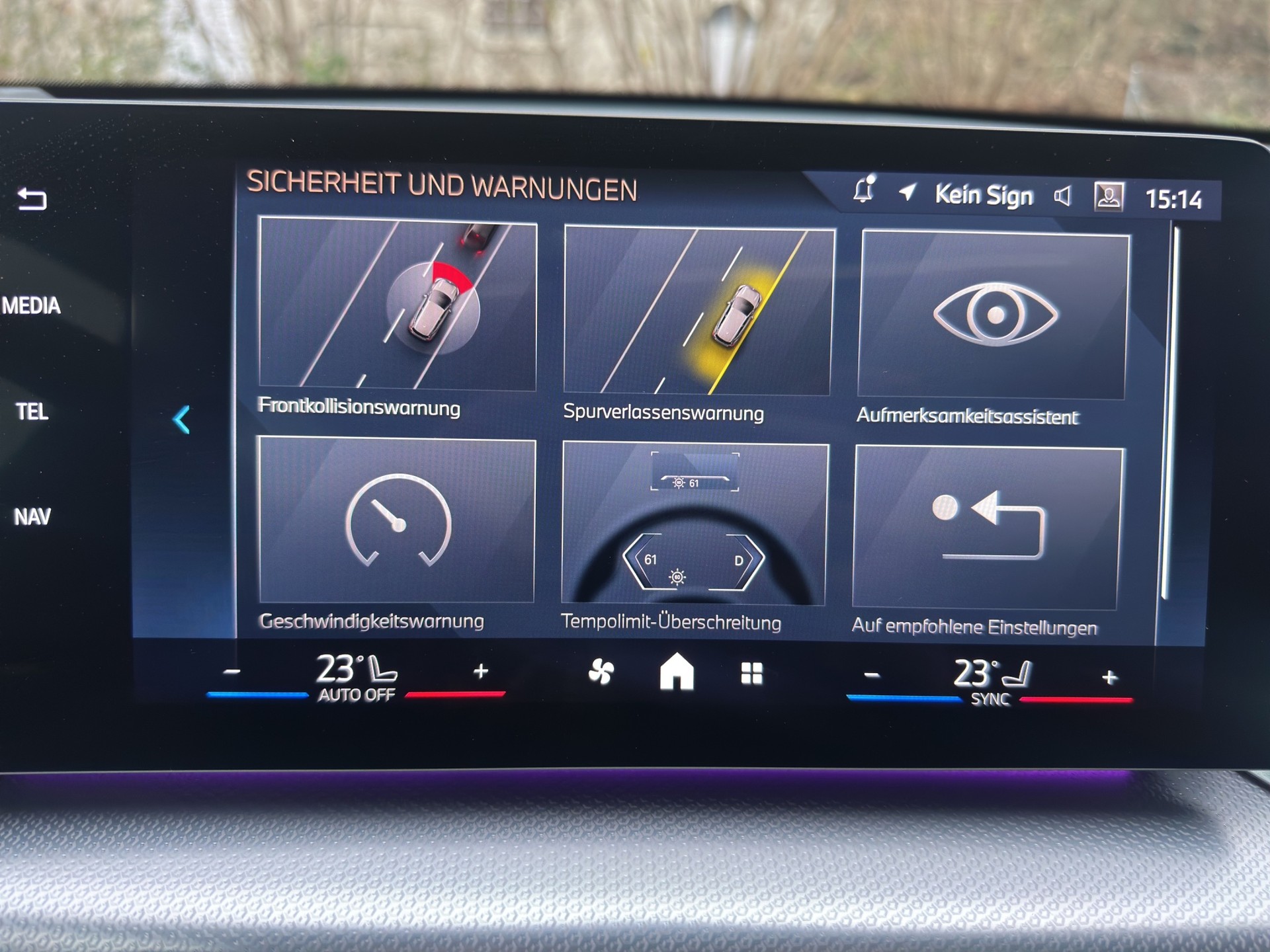 BMW X1 sDrive 20d 48V M Sport Innovationspaket-image-19