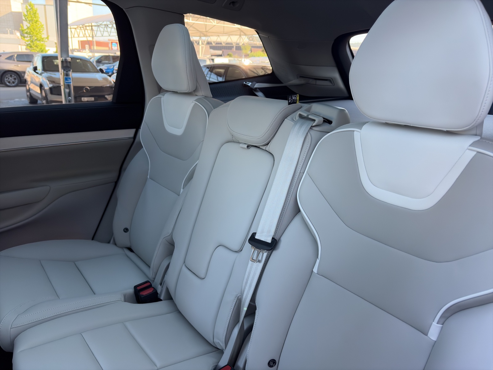 VOLVO EX90 Twin Performance Ultra AWD-image-11