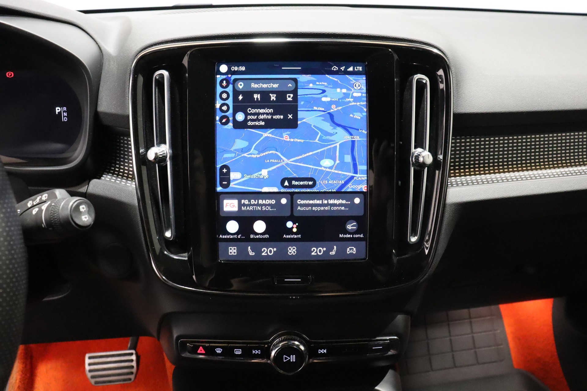 VOLVO XC40 P8 Twin R-Design AWD-image-16