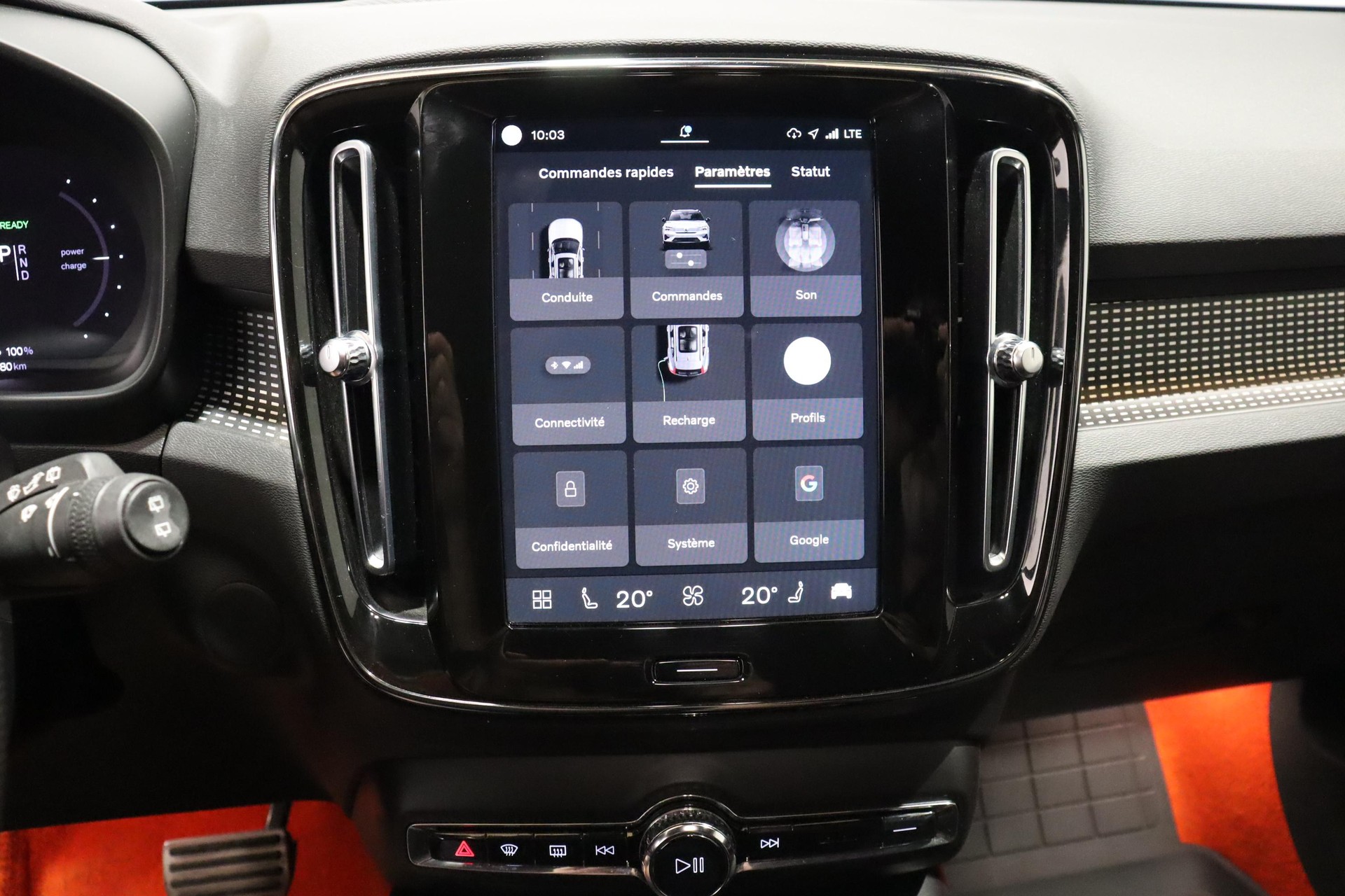 VOLVO XC40 P8 Twin R-Design AWD-image-14