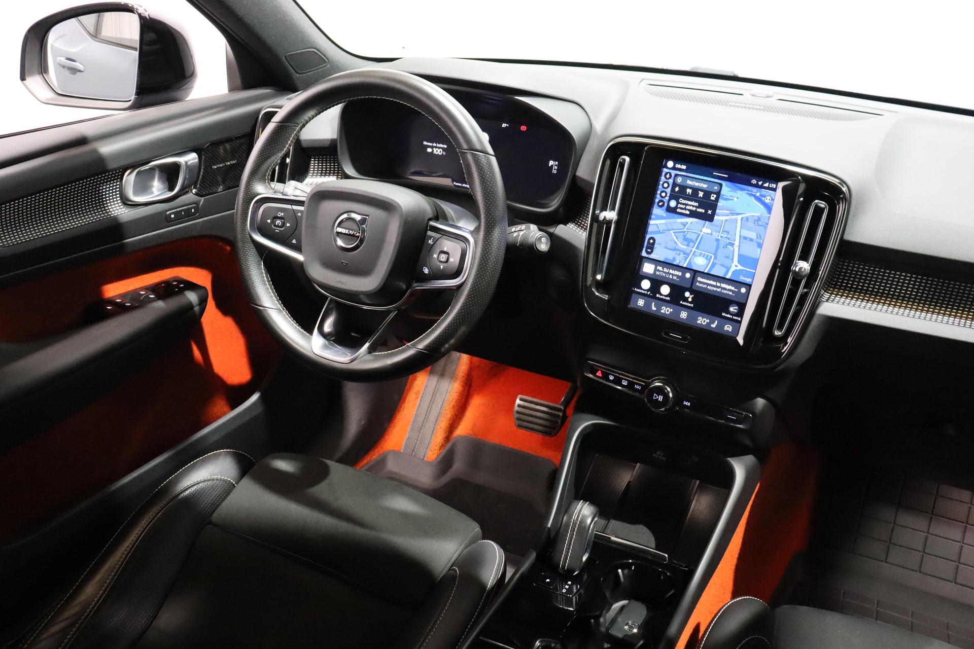VOLVO XC40 P8 Twin R-Design AWD-image-10