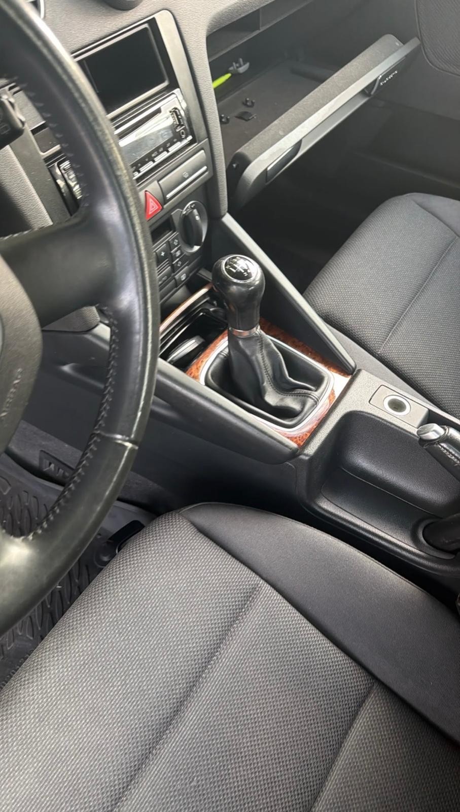 AUDI A3 Sportback 2.0 Turbo FSI Ambiente quattro-image-2