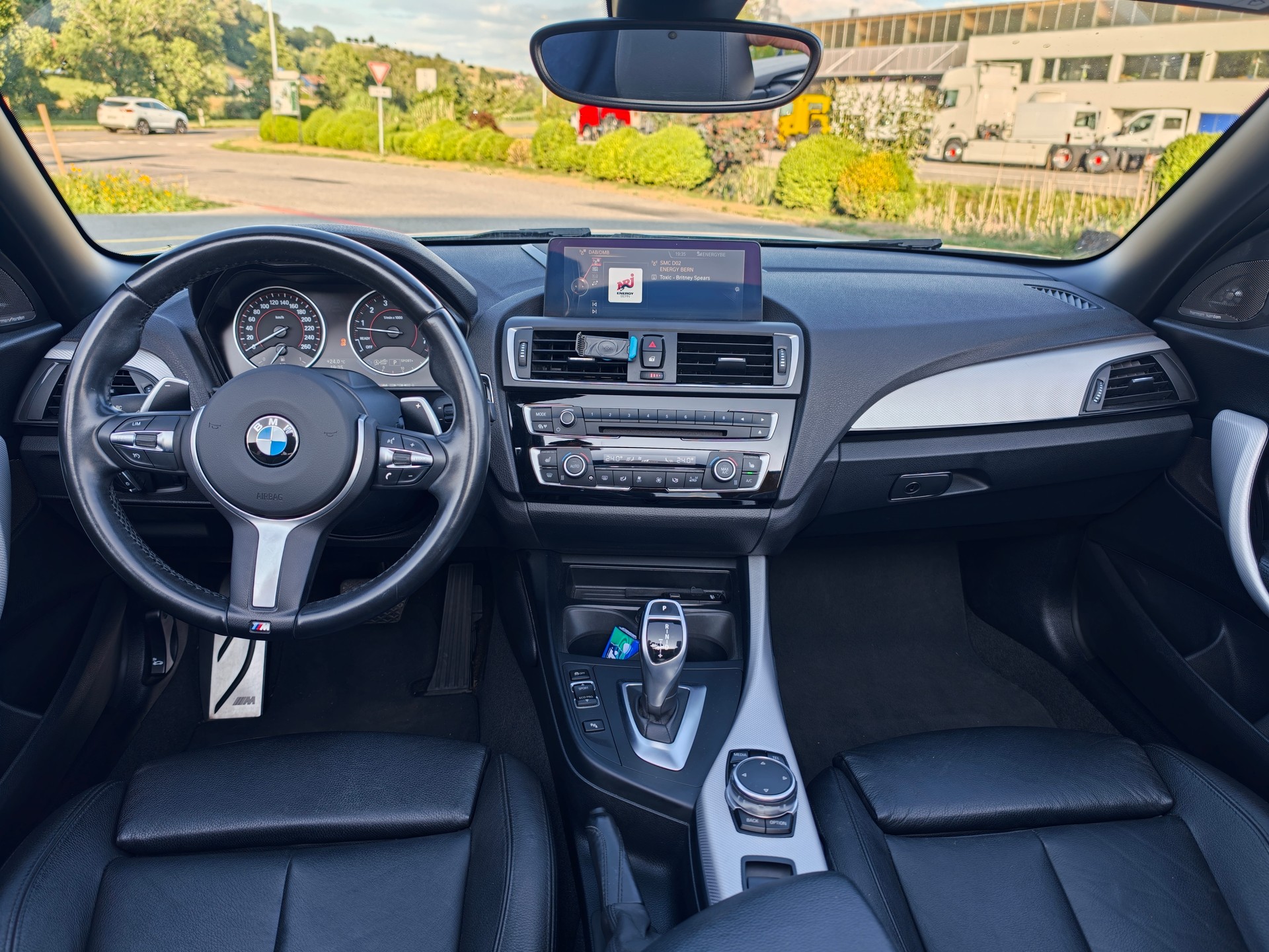 BMW M235i xDrive Steptronic-image-6