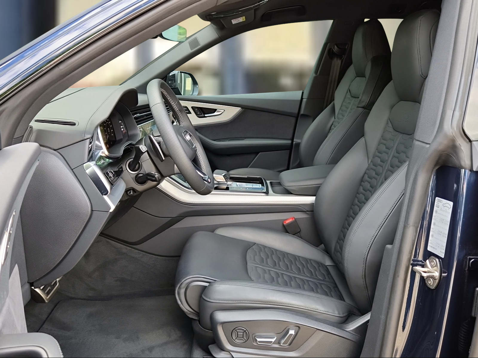 AUDI RSQ8 quattro Waitomoblau Metallic-image-7