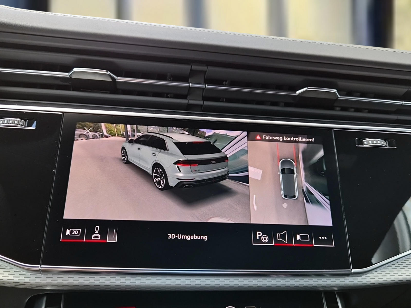 AUDI RSQ8 quattro Waitomoblau Metallic-image-12