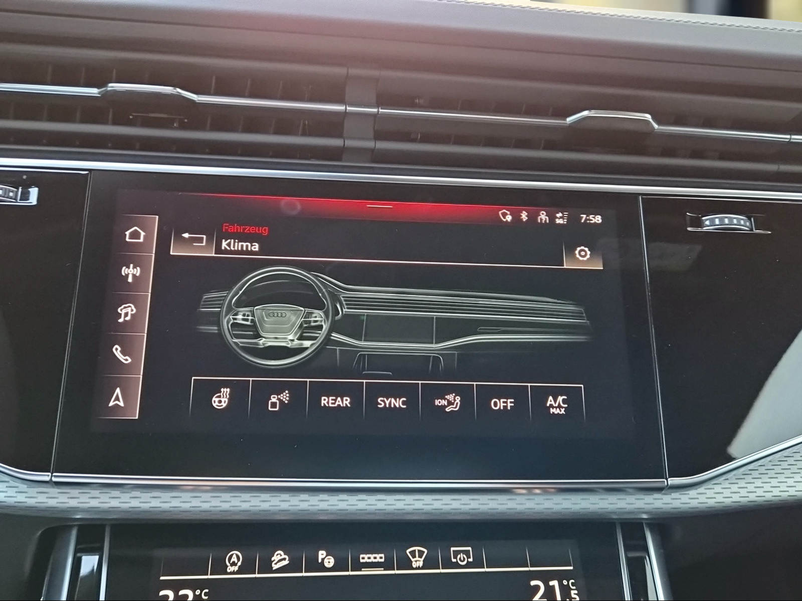 AUDI RSQ8 quattro Waitomoblau Metallic-image-15