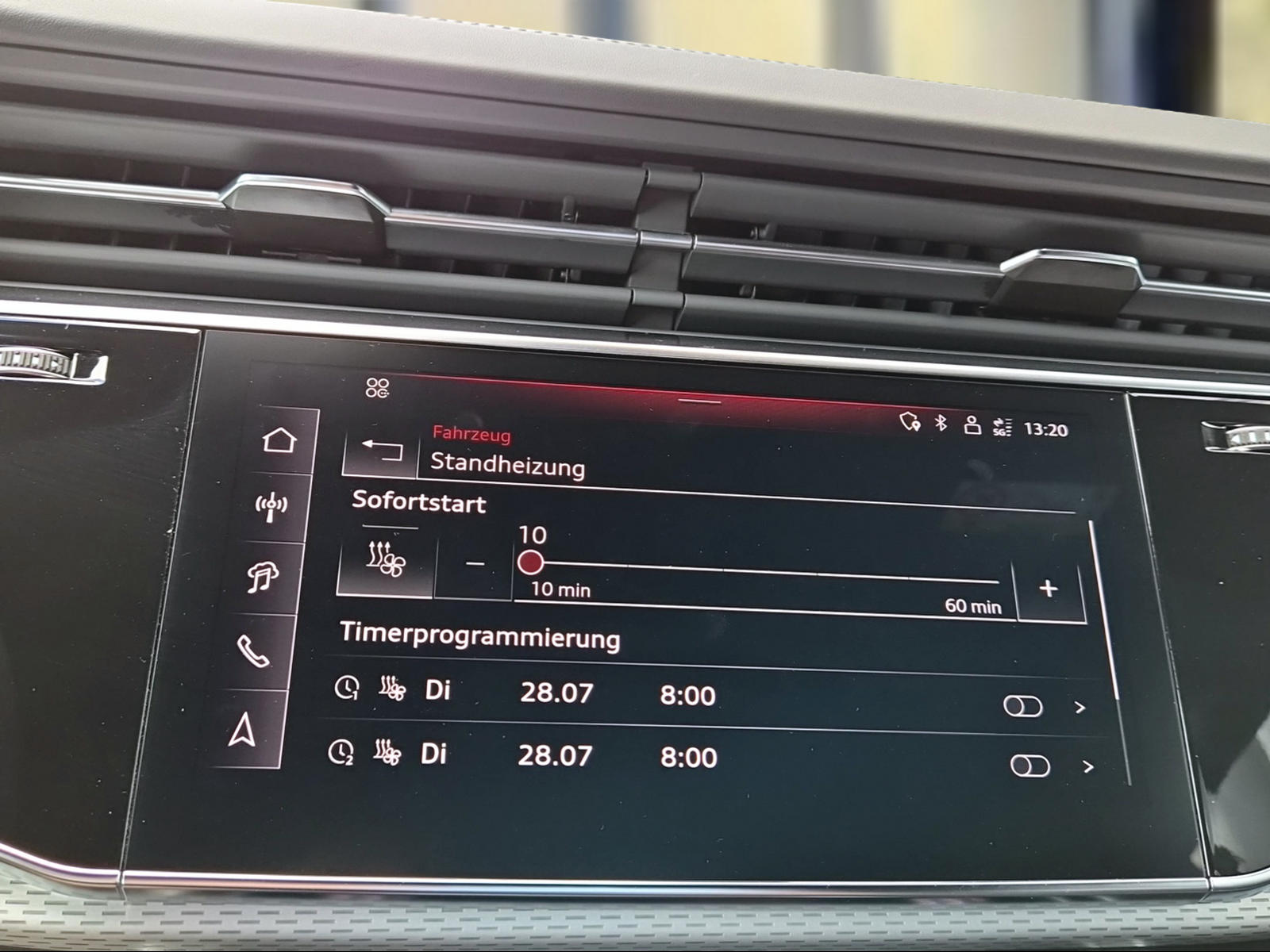 AUDI RSQ8 quattro Waitomoblau Metallic-image-11