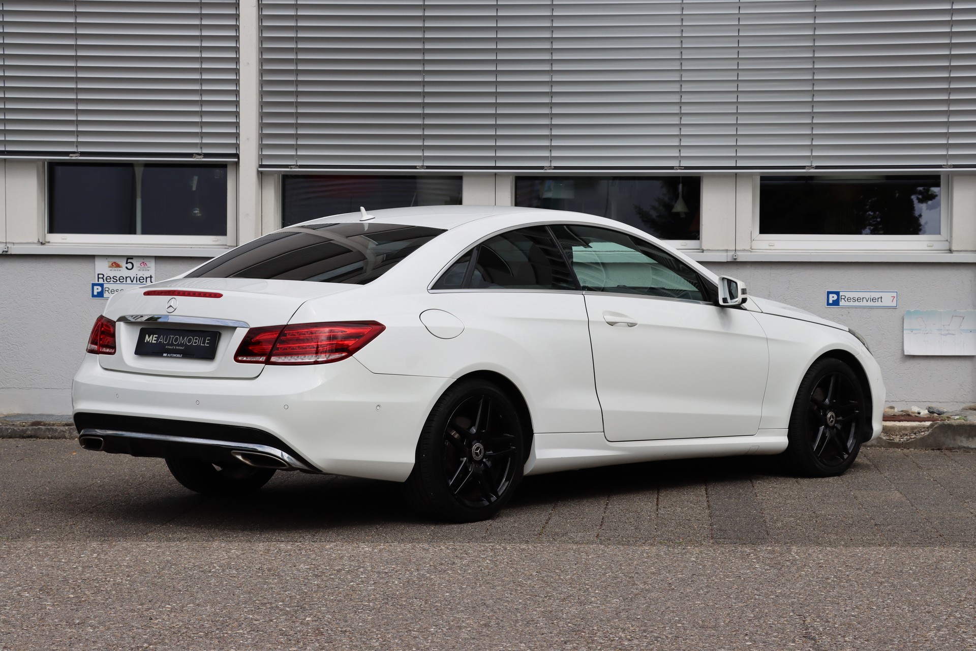 MERCEDES-BENZ E 200 7G-Tronic AMG Line-image-2