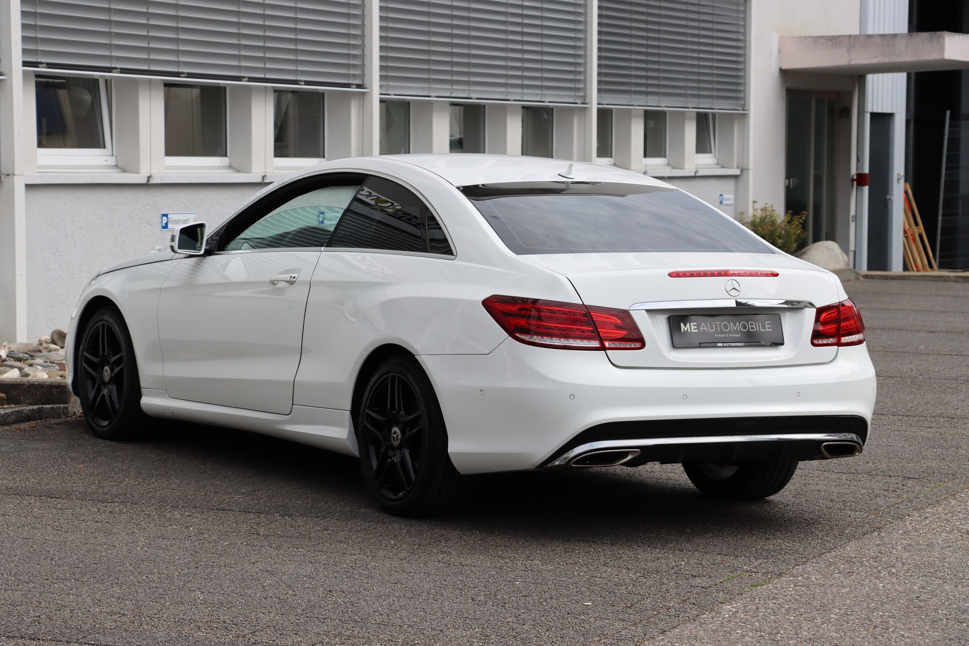MERCEDES-BENZ E 200 7G-Tronic AMG Line-image-3