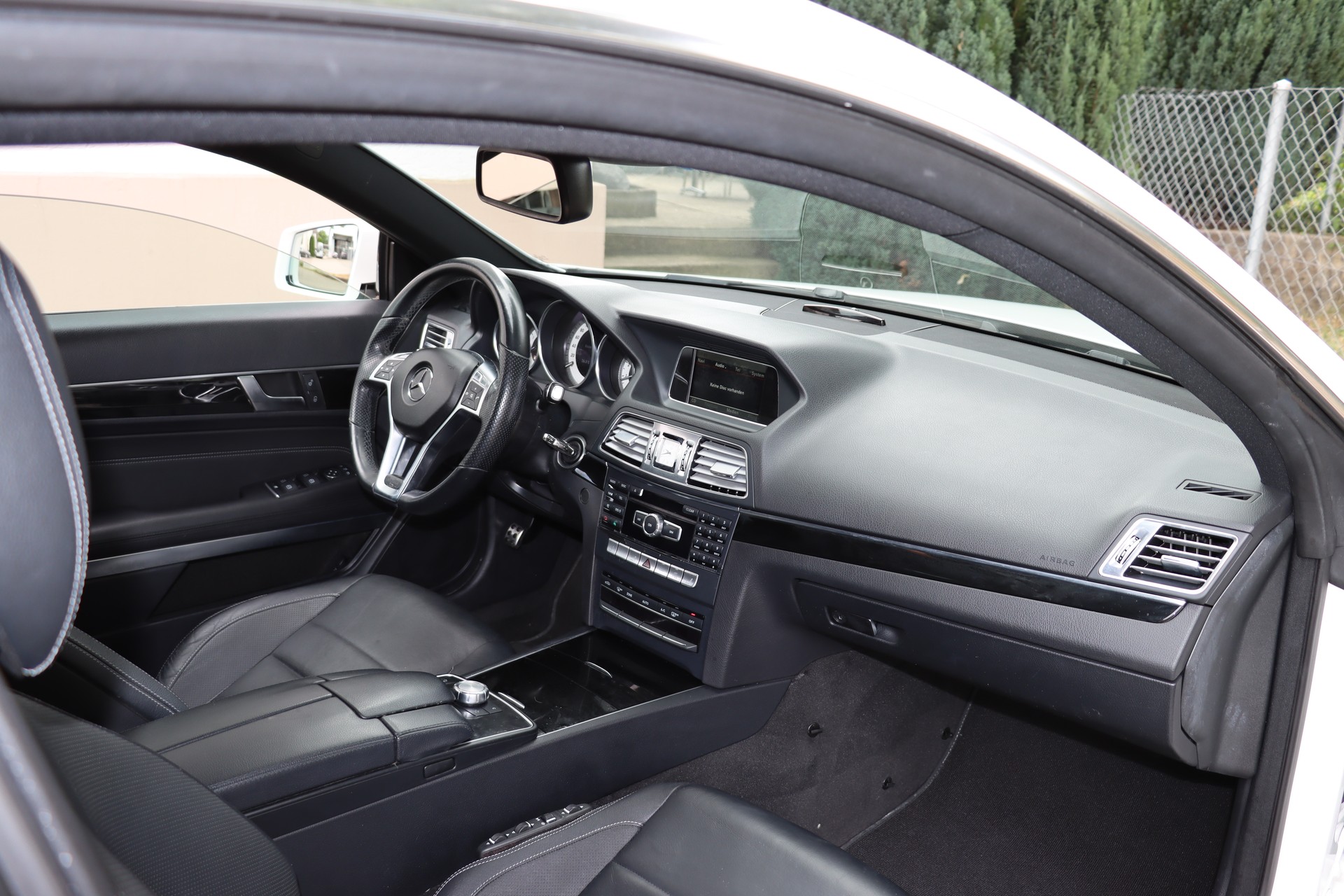 MERCEDES-BENZ E 200 7G-Tronic AMG Line-image-6
