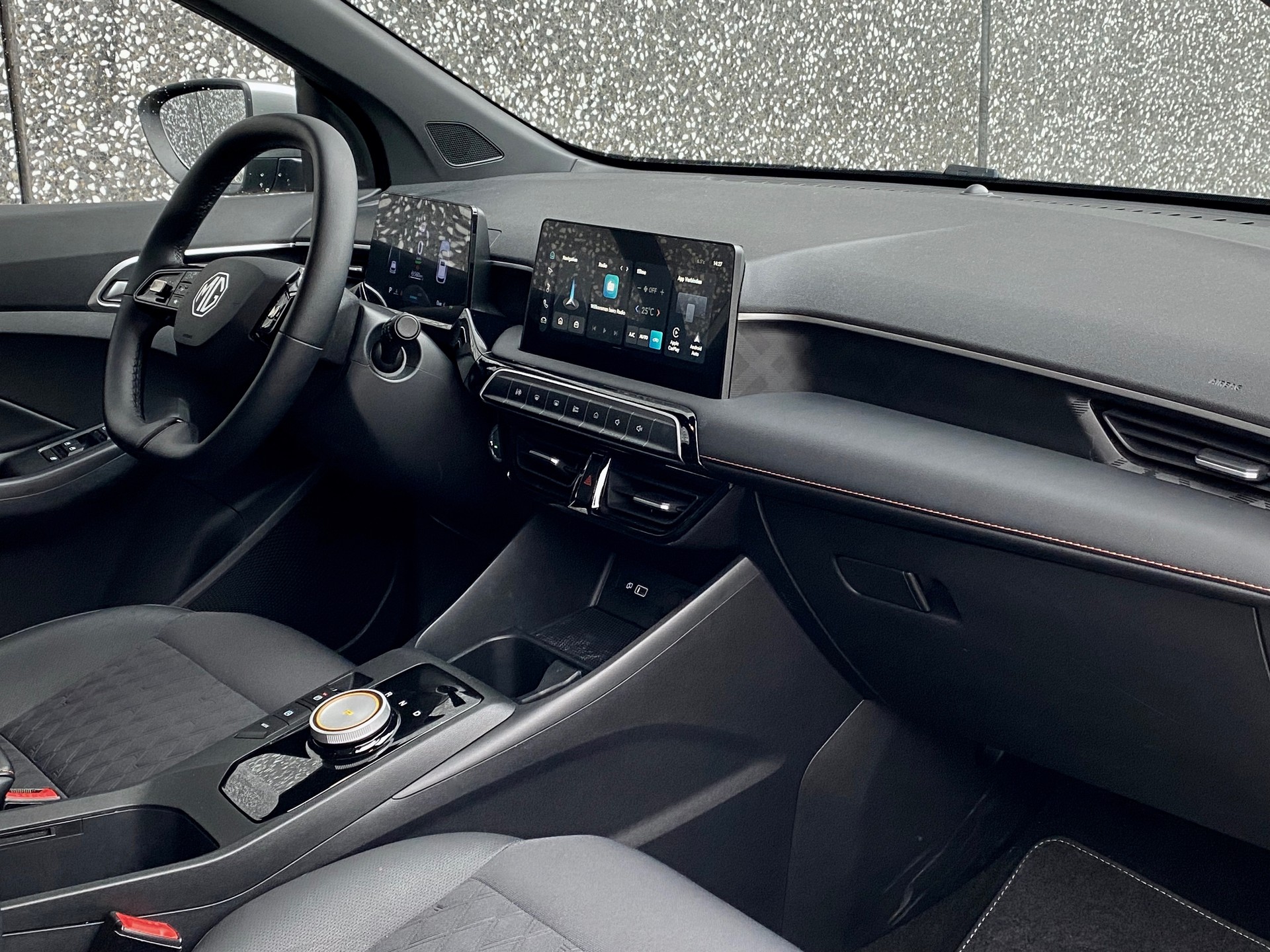 MG 3 1.5 *VollHybrid*Swiss*Luxury*Automat*-image-6