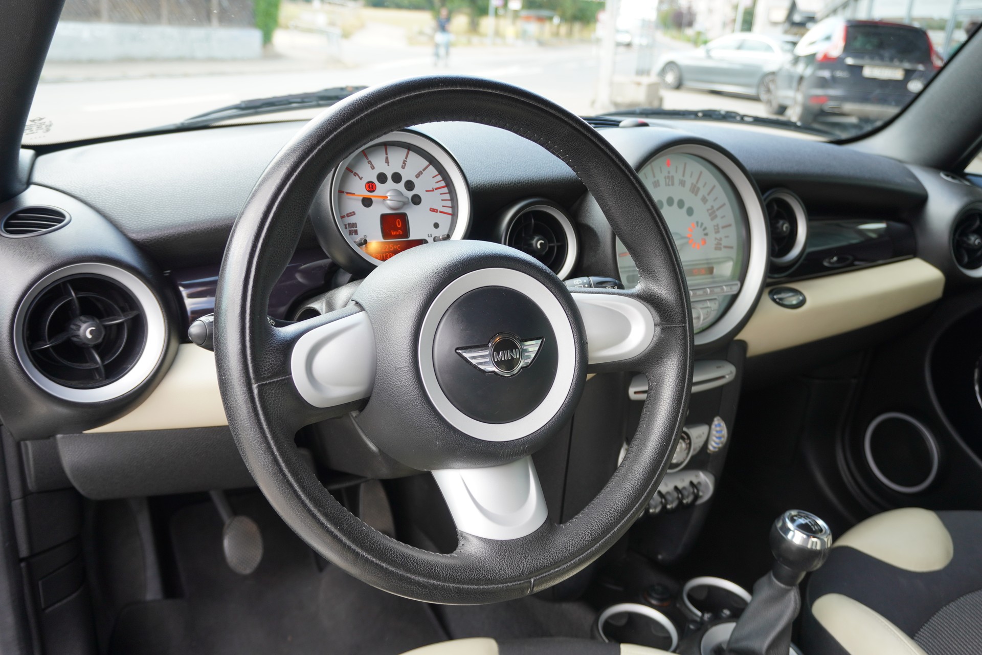 MINI Cooper-image-10