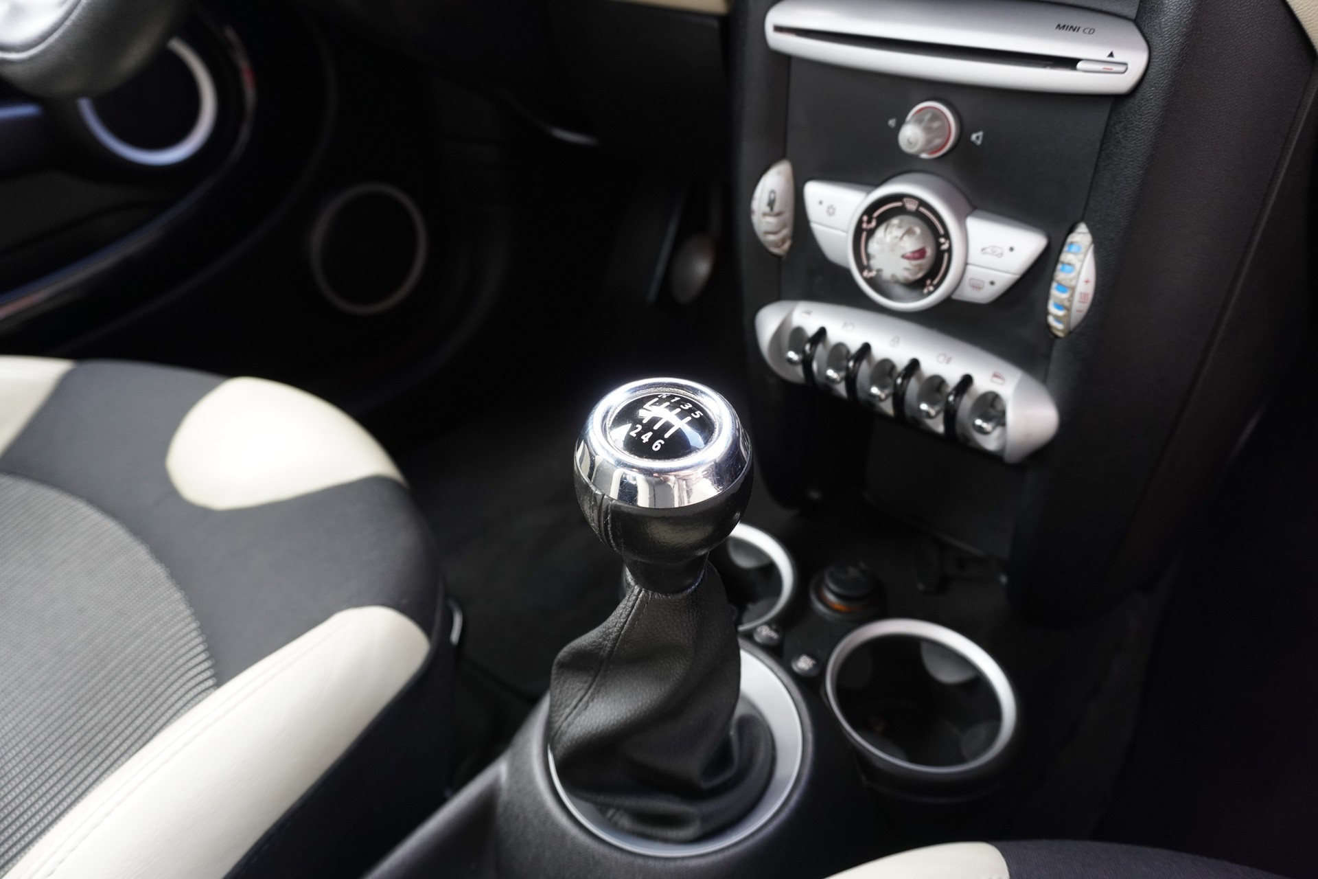 MINI Cooper-image-12