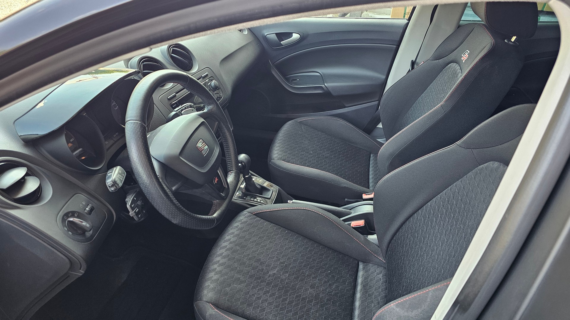 SEAT Ibiza 1.4 TSI FR-image-6