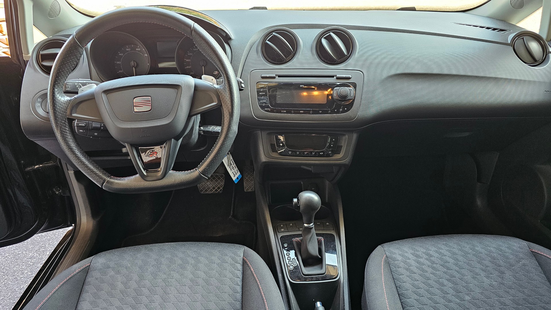 SEAT Ibiza 1.4 TSI FR-image-8
