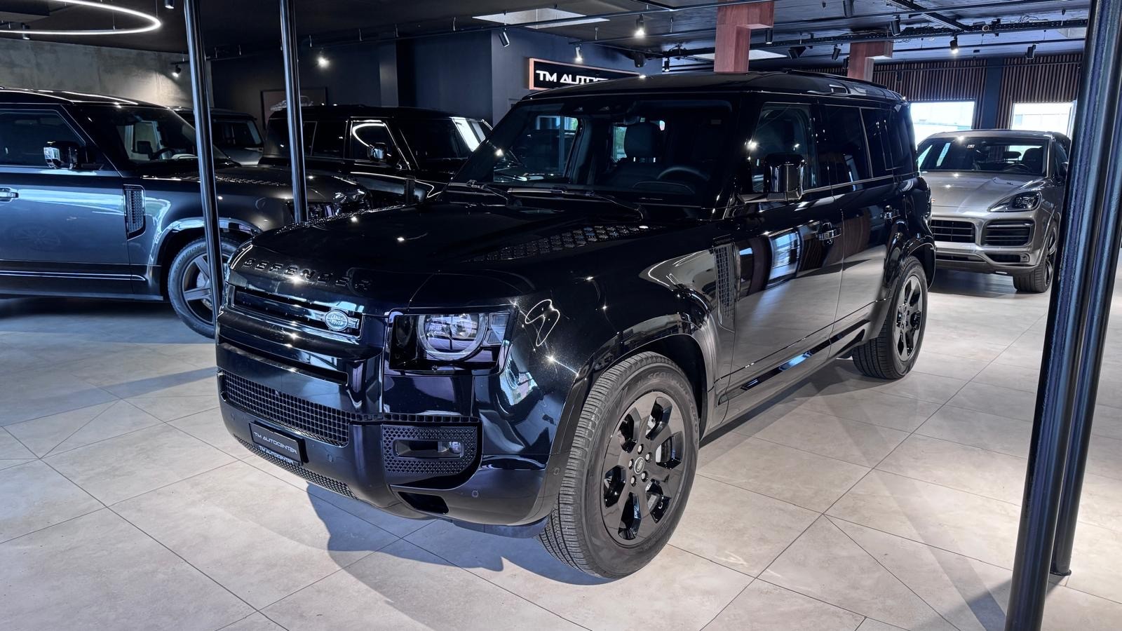LAND ROVER Defender 110 3.0 D 110 D300 X-Dynamic SE