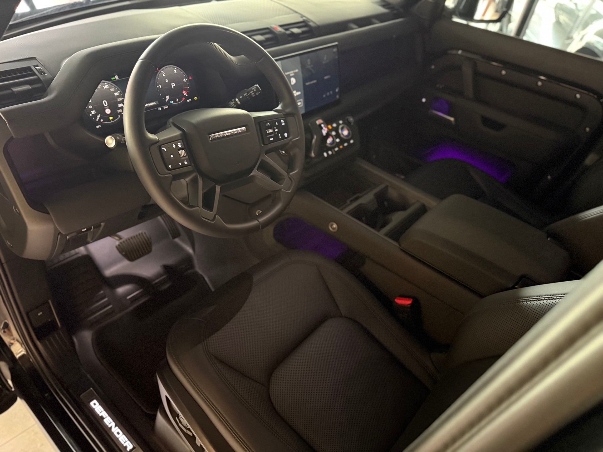 LAND ROVER Defender 110 3.0 D 110 D300 X-Dynamic SE-image-7