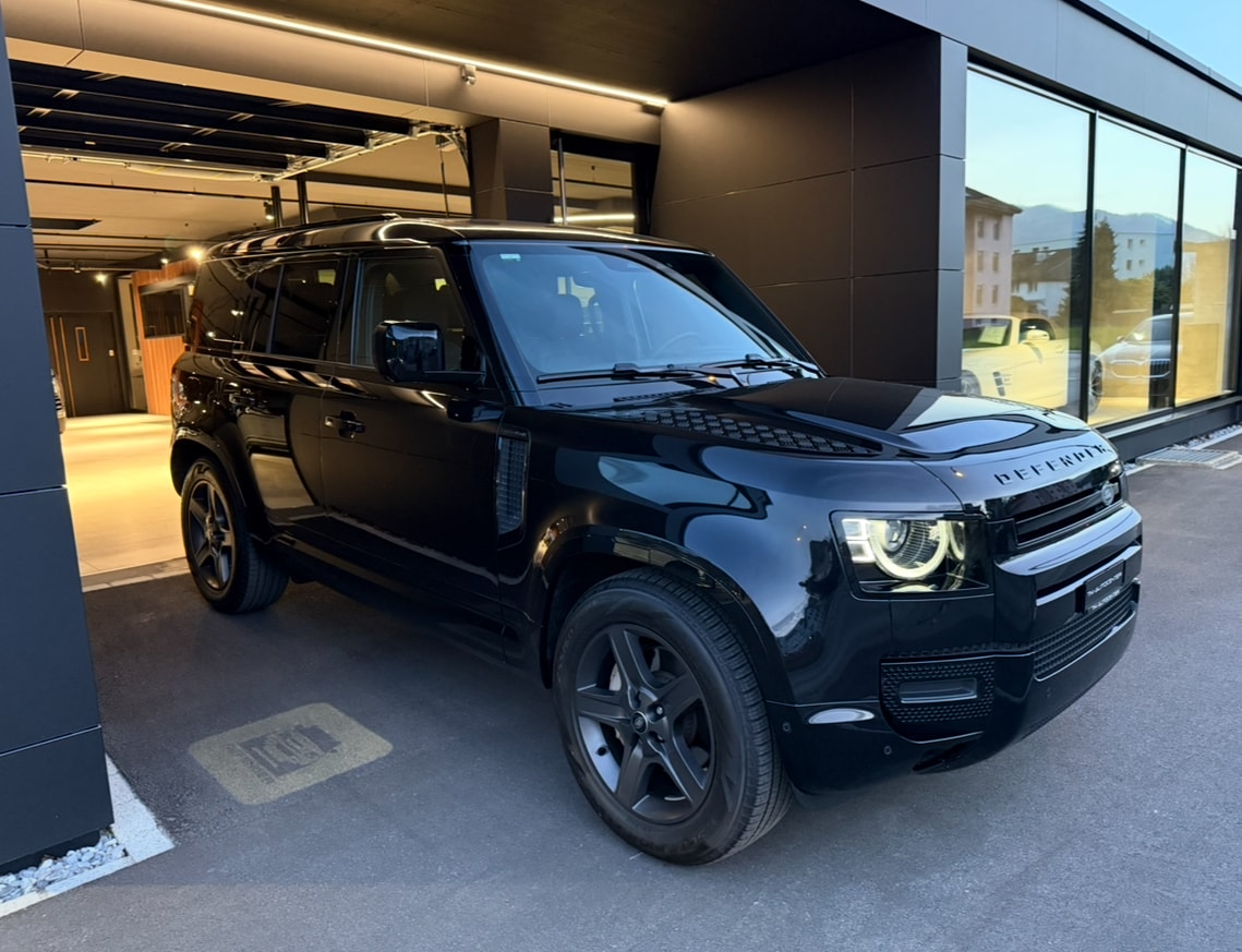 LAND ROVER Defender 110 3.0 D 110 D300 X-Dynamic SE-image-2