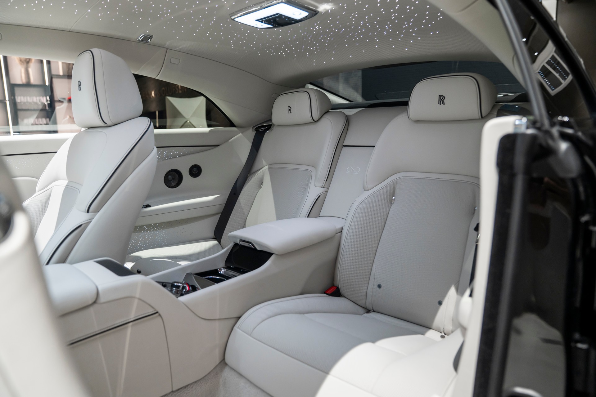 ROLLS-ROYCE Spectre Black Badge-image-13