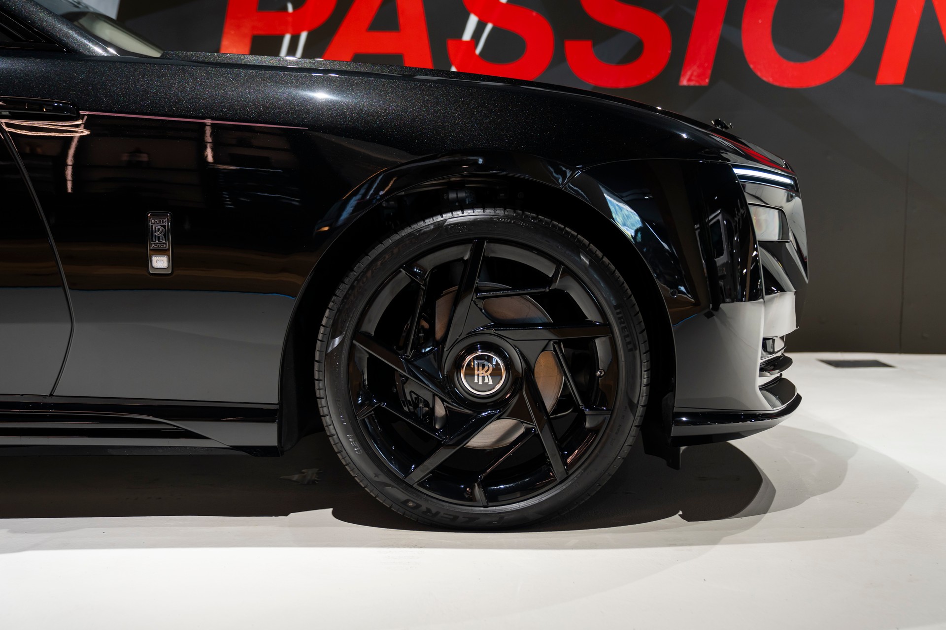 ROLLS-ROYCE Spectre Black Badge-image-5