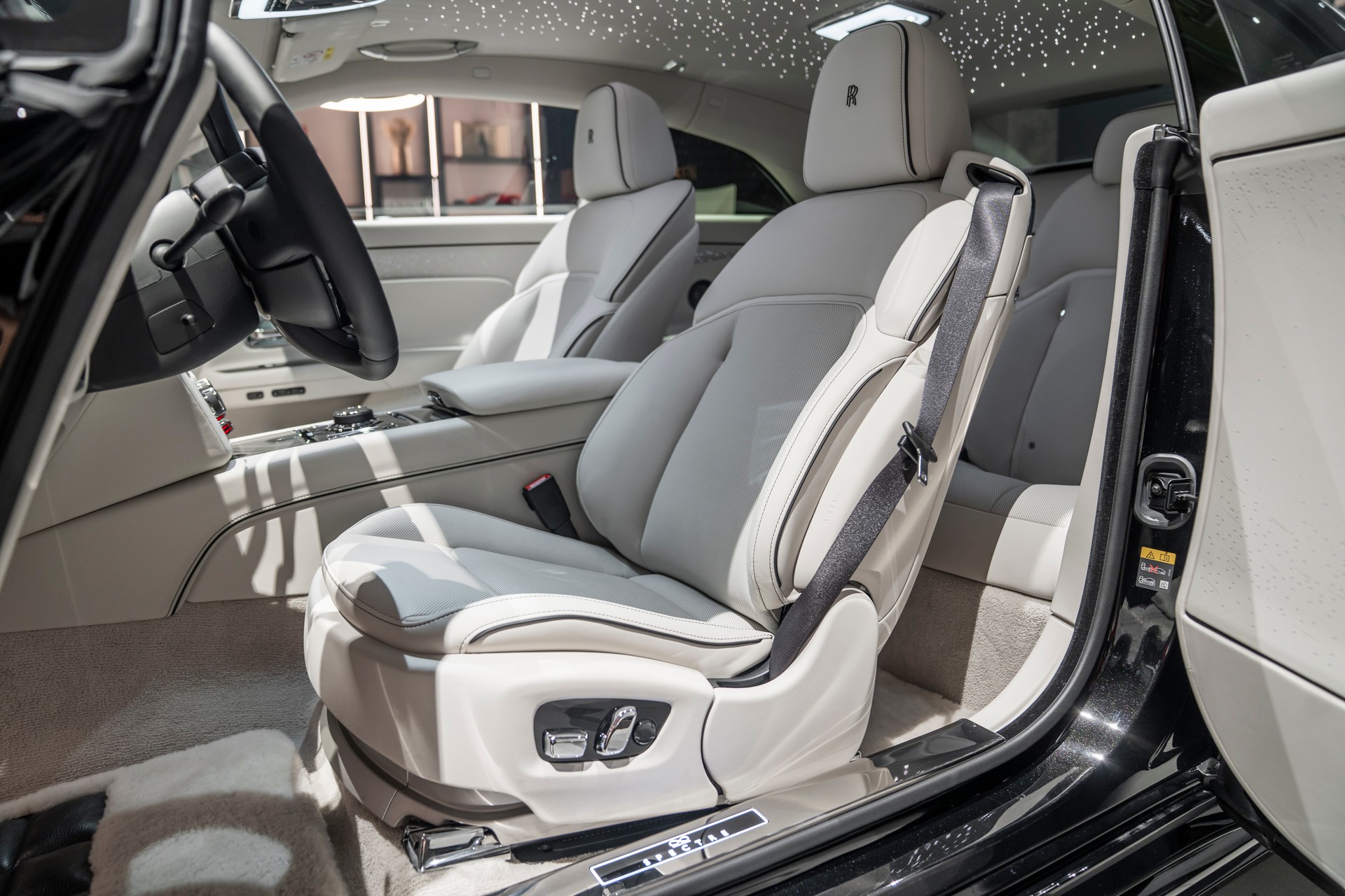 ROLLS-ROYCE Spectre Black Badge-image-9
