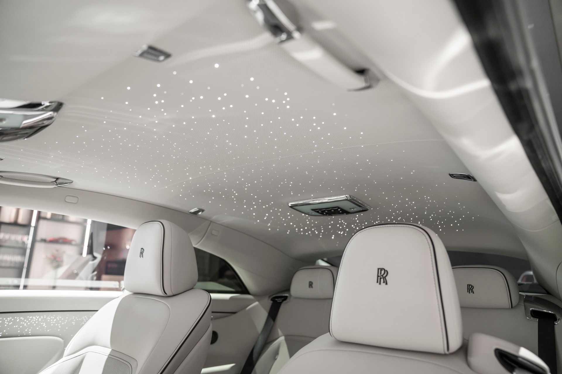ROLLS-ROYCE Spectre Black Badge-image-16