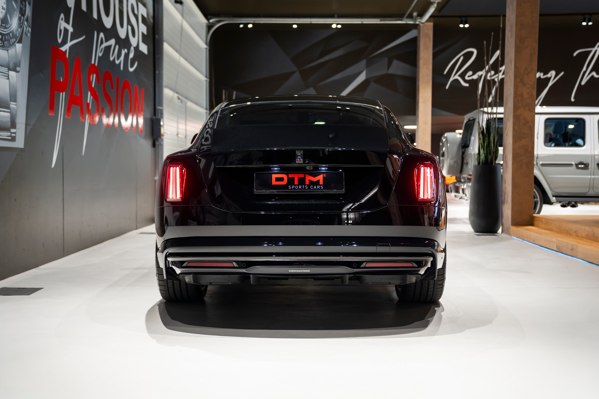 ROLLS-ROYCE Spectre Black Badge-image-4