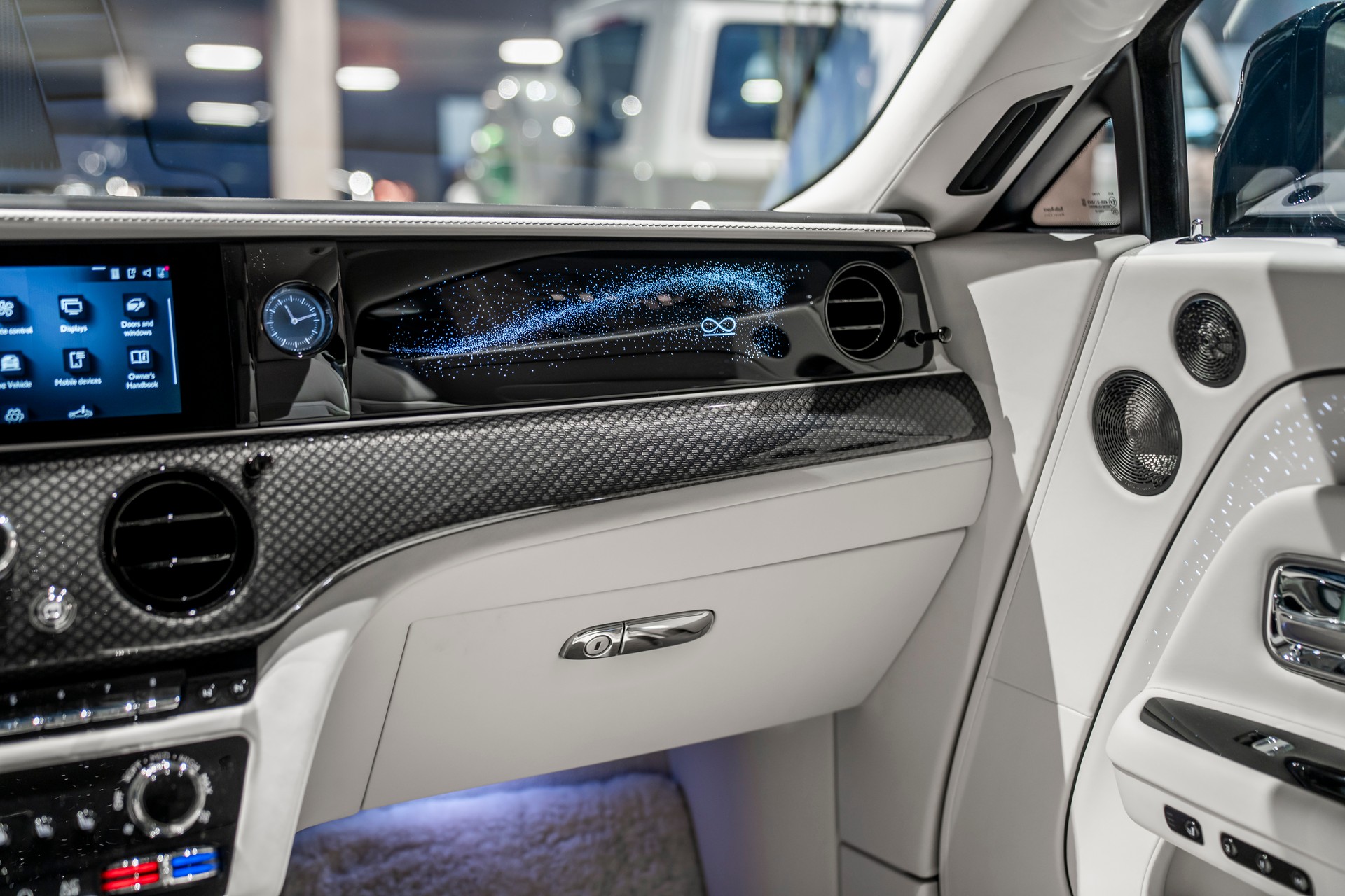 ROLLS-ROYCE Spectre Black Badge-image-17