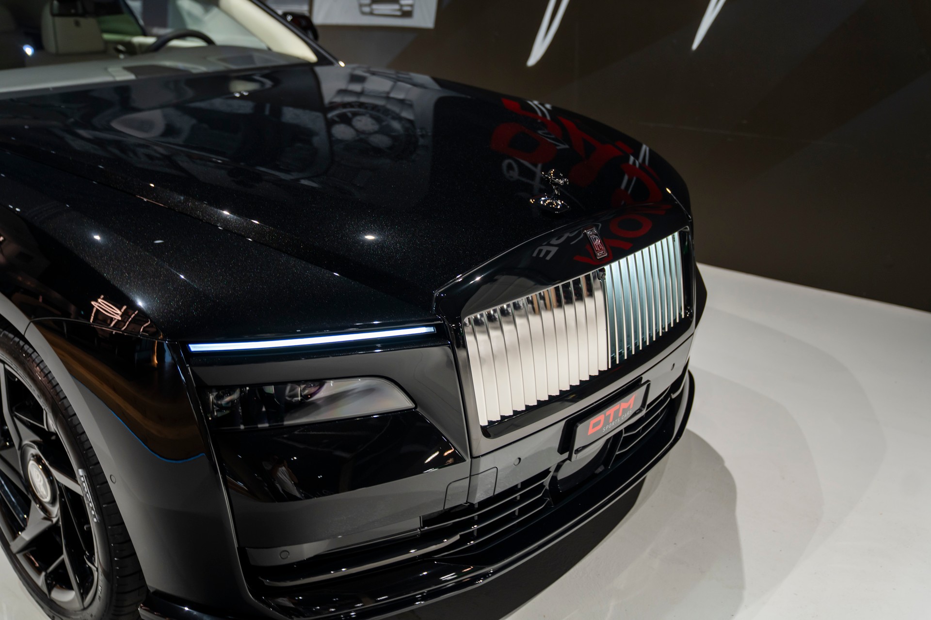 ROLLS-ROYCE Spectre Black Badge-image-6