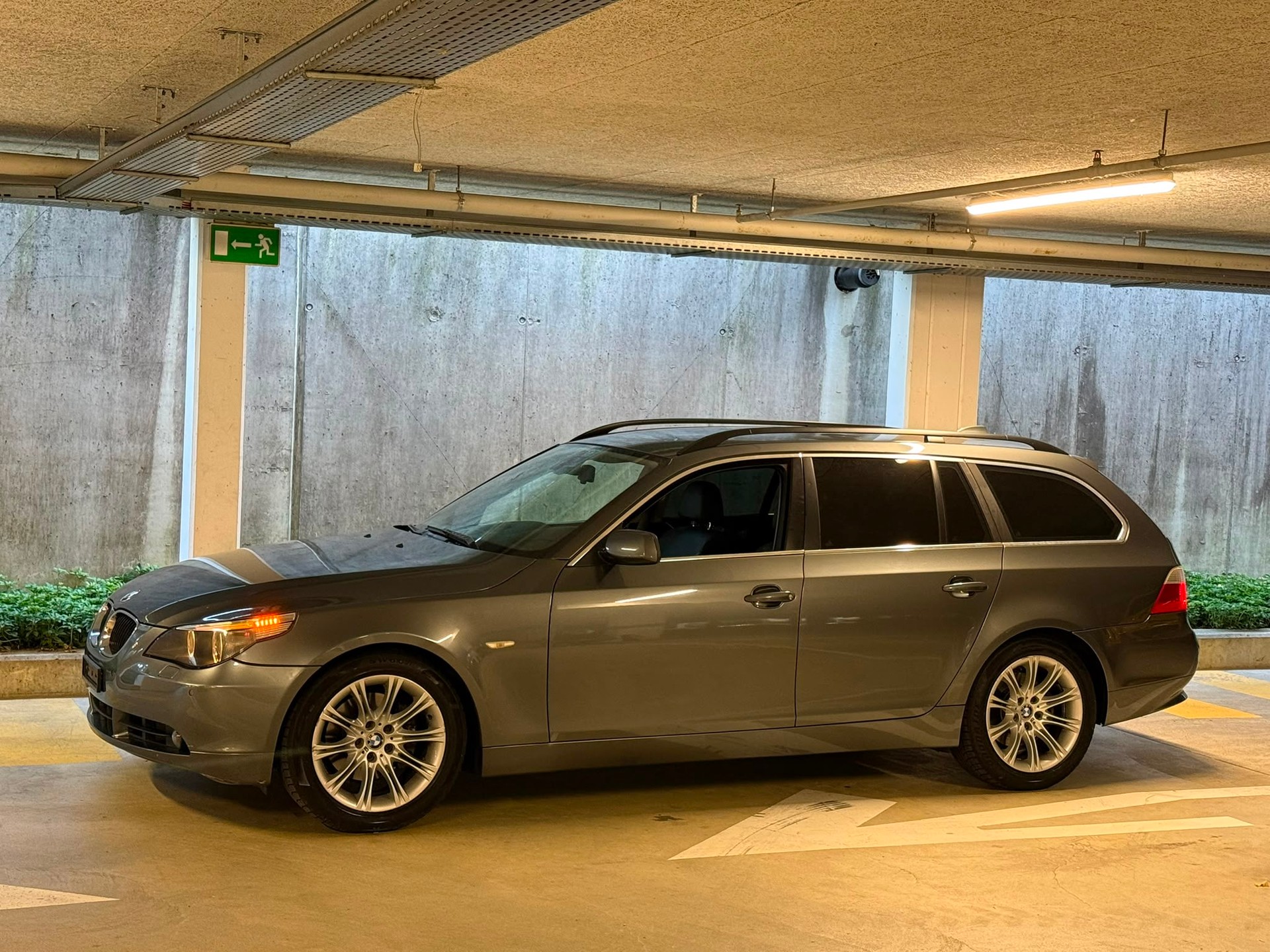 BMW 530d Touring TOP ZUSTAND-image-1