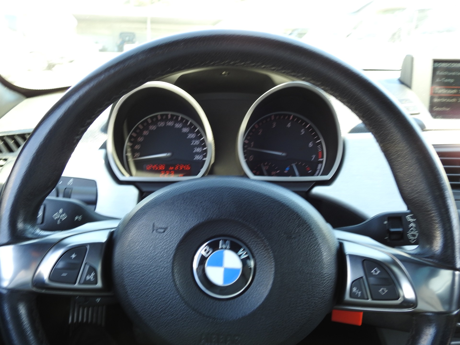 BMW Z4 2.5i Roadster-image-27