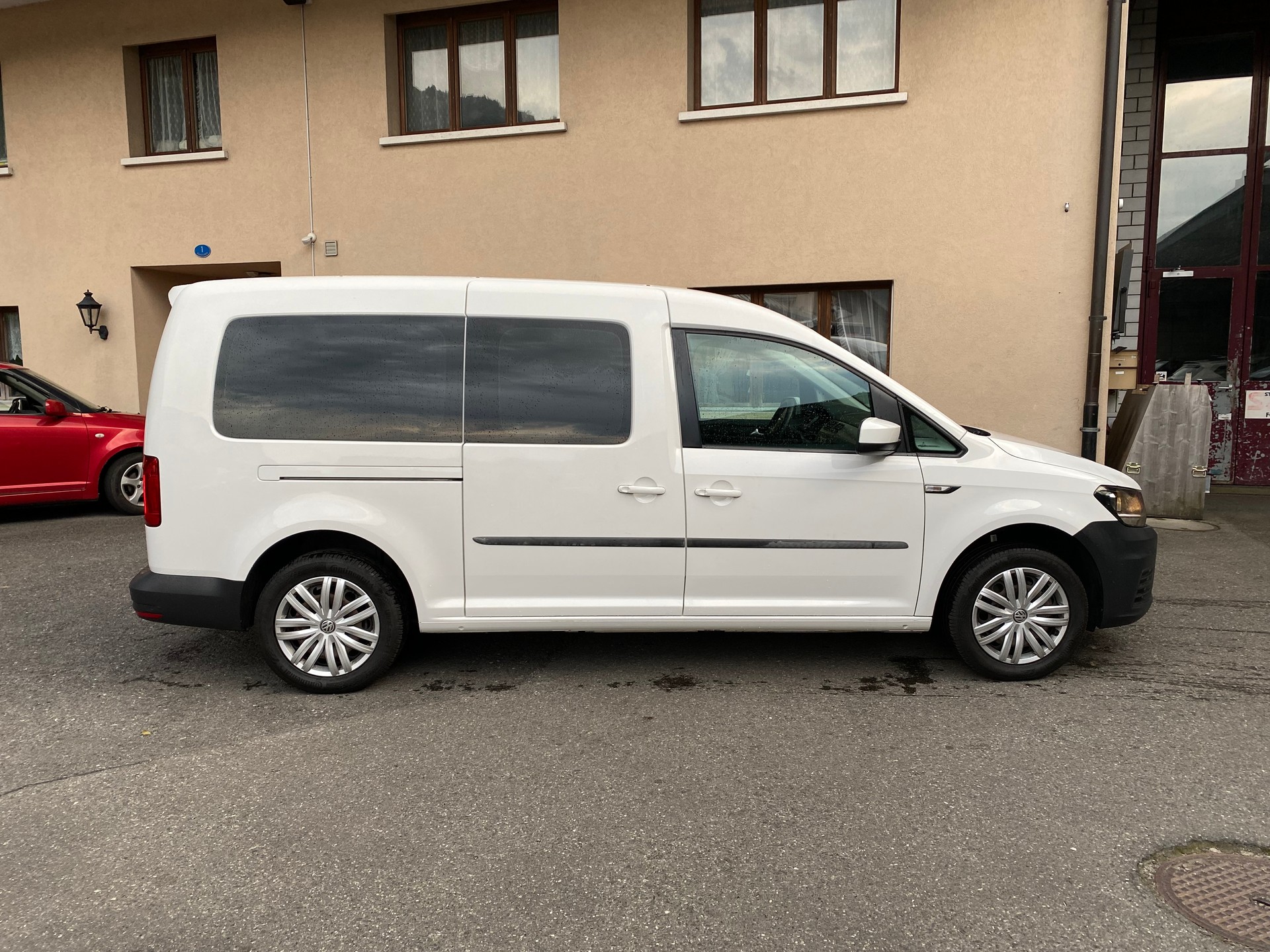 VW Caddy Maxi 2.0 TDI Trendline-image-15